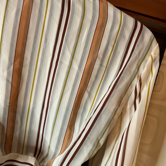 Casual wrap blouse - Picture 5 of 5